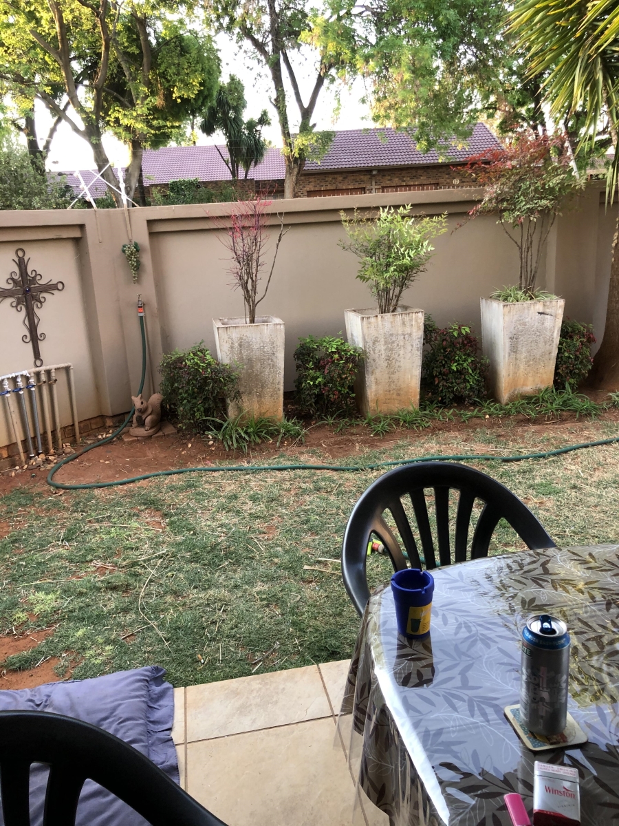 To Let 3 Bedroom Property for Rent in Flamwood North West